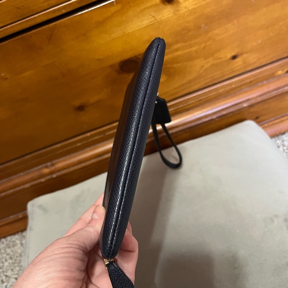 Coach Wristlet-Pebbled Leather –Dark Plum/Navy –EUC –Authentic Dust Bag Included - Picture 3 of 8